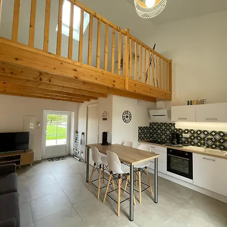 Spacieux En Vendee Avec Piscine Chauffee - Fr-1-426-596 *