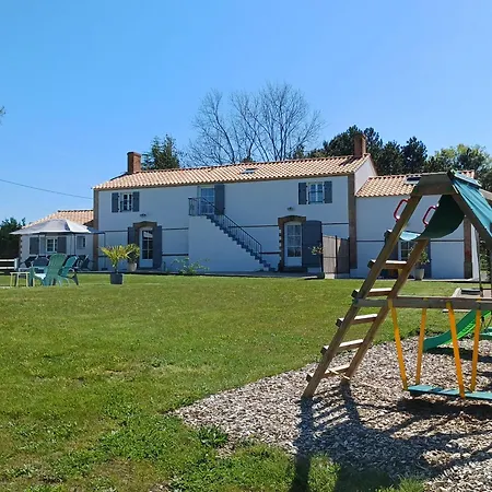 Spacieux En Vendée Avec Piscine Chauffée - Fr-1-426-596 * Soullans