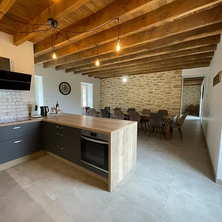 Spacieux En Vendee Avec Piscine Chauffee - Fr-1-426-596