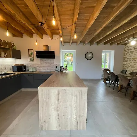 Spacieux En Vendée Avec Piscine Chauffée - Fr-1-426-596 Soullans