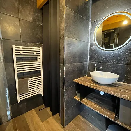 Spacieux En Vendée Avec Piscine Chauffée - Fr-1-426-596