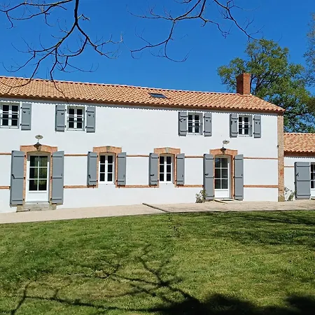 Spacieux En Vendee Avec Piscine Chauffee - Fr-1-426-596 Semesterbostad