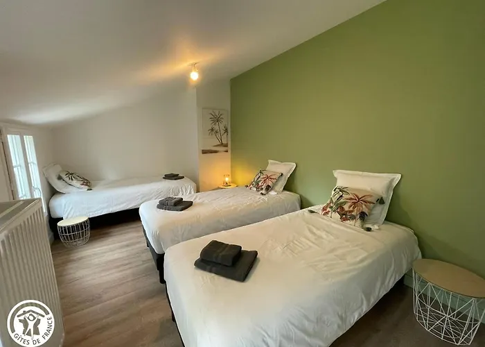 Spacieux En Vendee Avec Piscine Chauffee - Fr-1-426-596 * Soullans