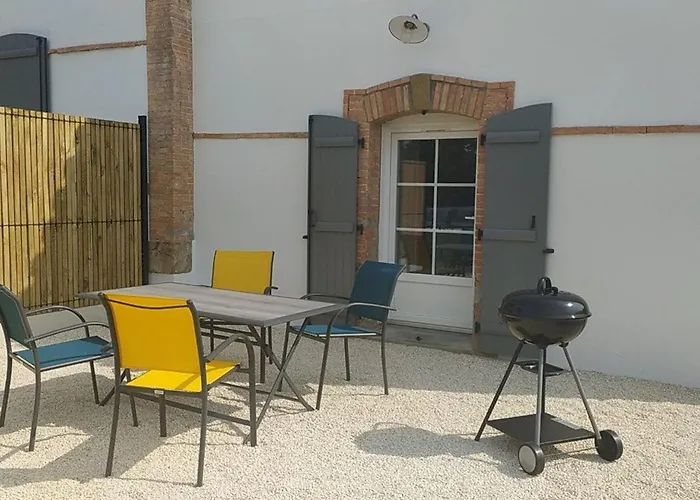 Spacieux En Vendee Avec Piscine Chauffee - Fr-1-426-596 *